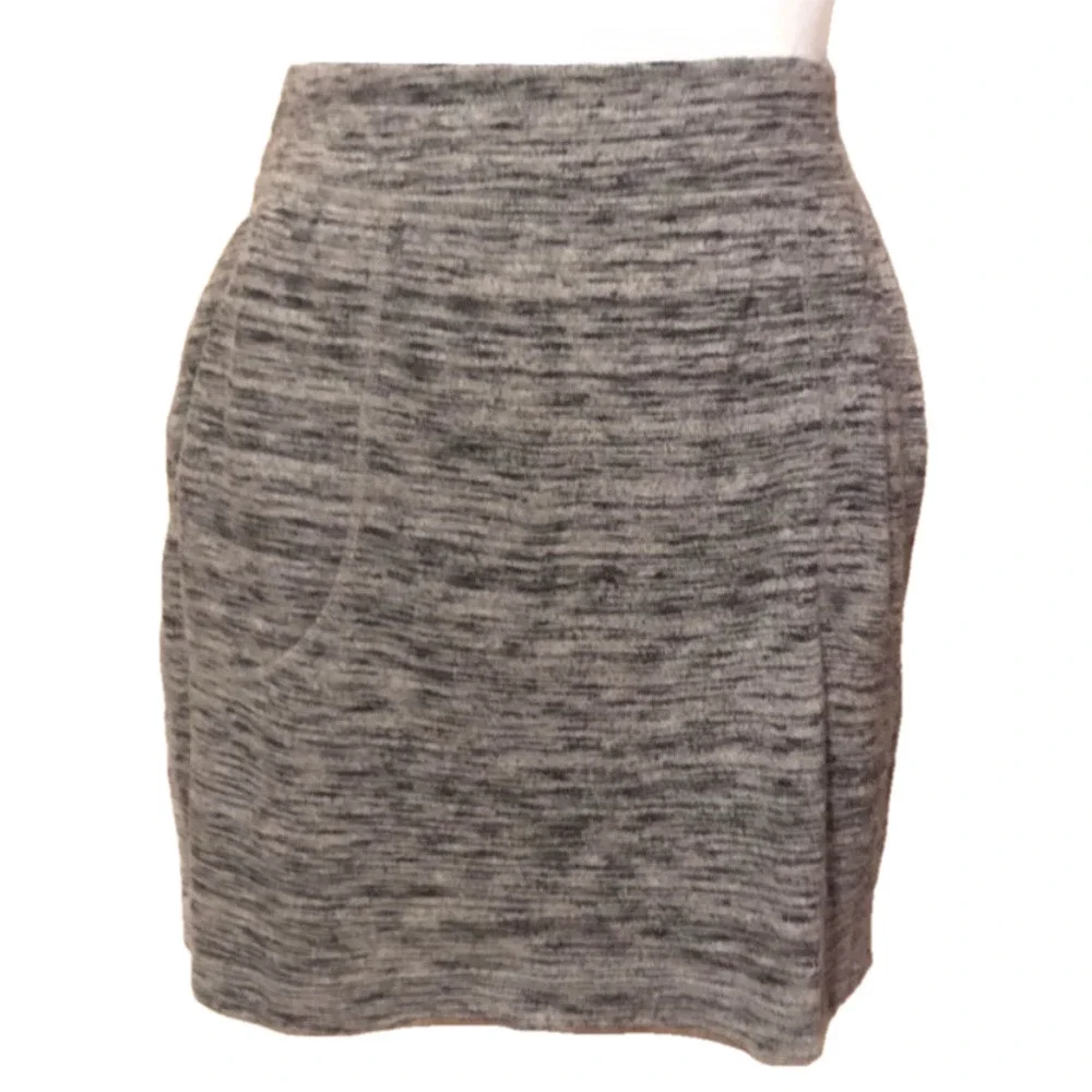 ⭐️ 3 For $15  Banana Republic Skirt